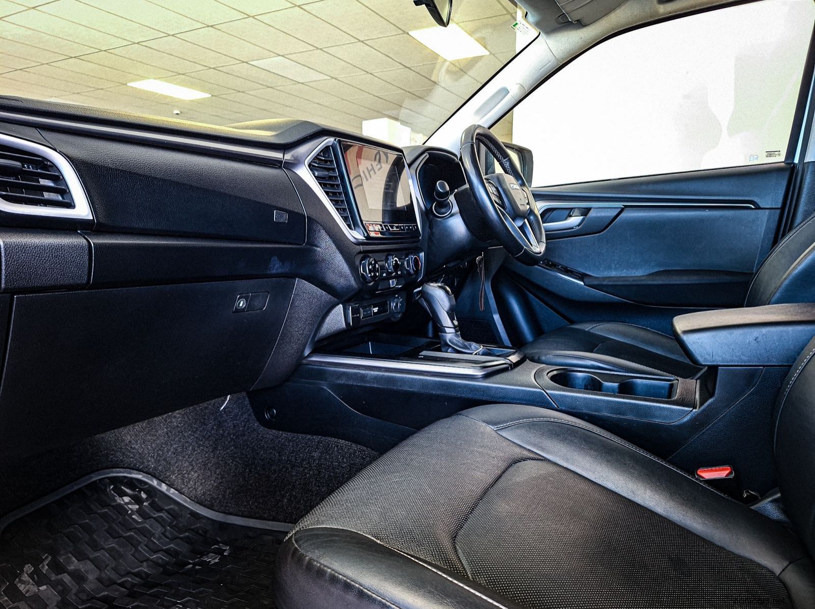 2023 Isuzu Isuzu D-Max 1.9 DDI 4x4 AT pictures