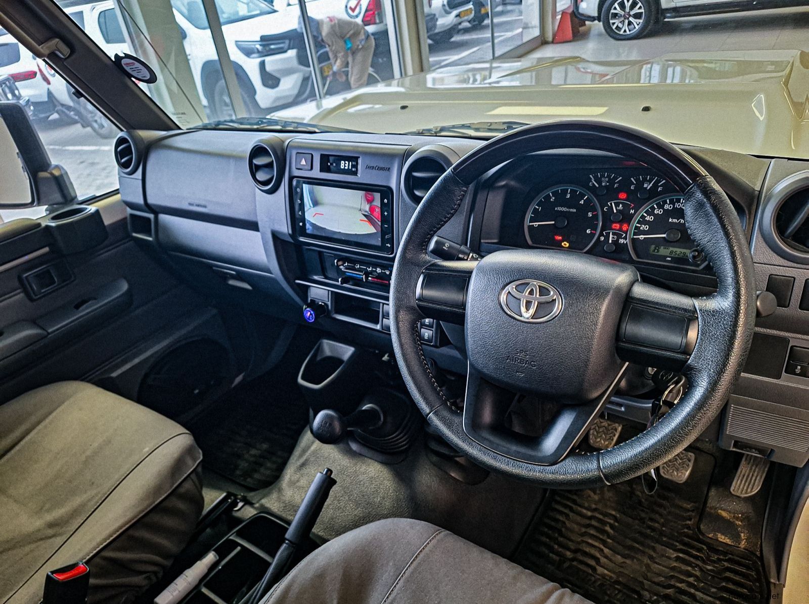 2025 Toyota LC79 2.8 GD-6 MT 4x4 pictures