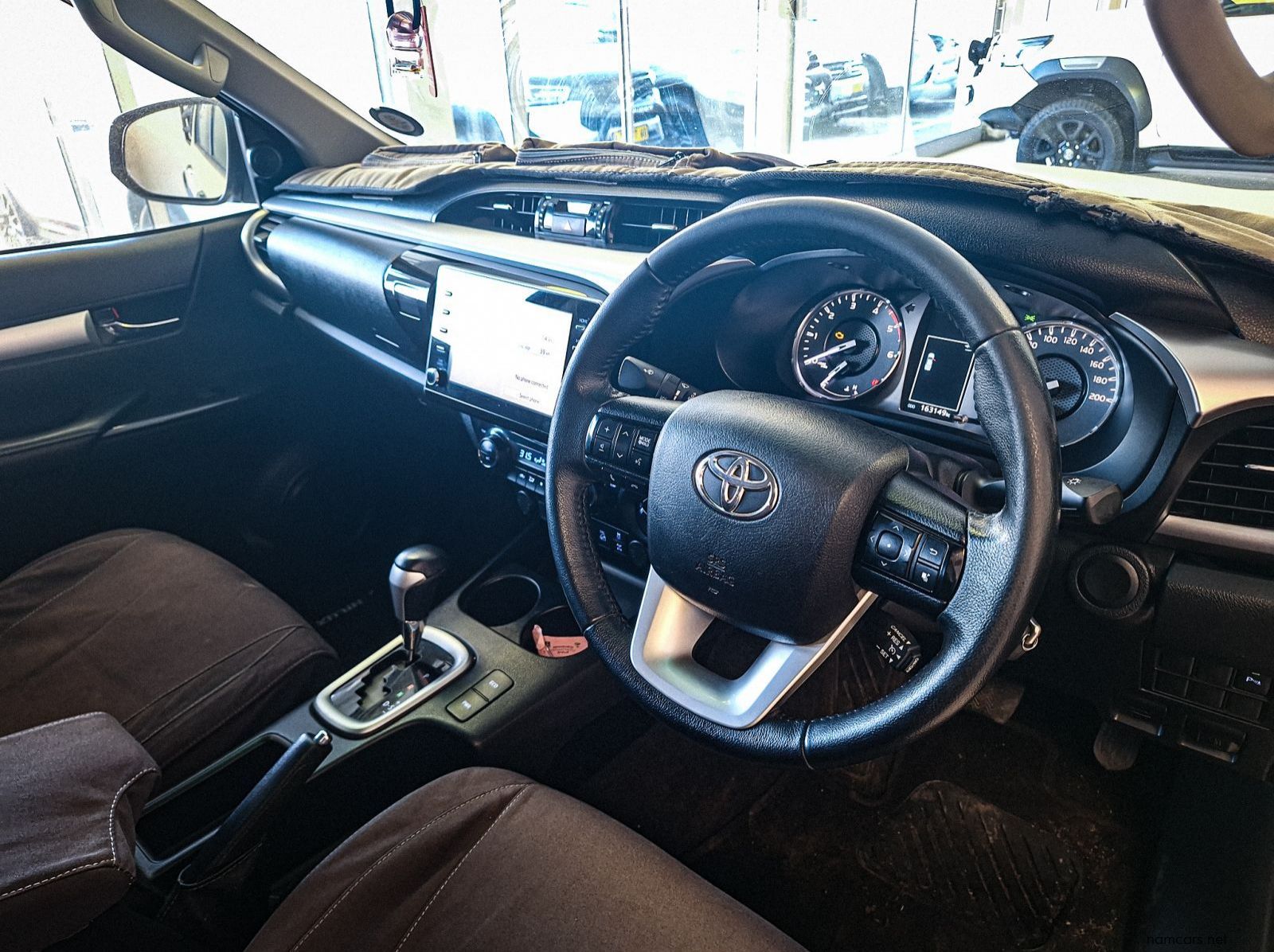 2021 Toyota Hilux Raider 2.8 4x4 AT pictures