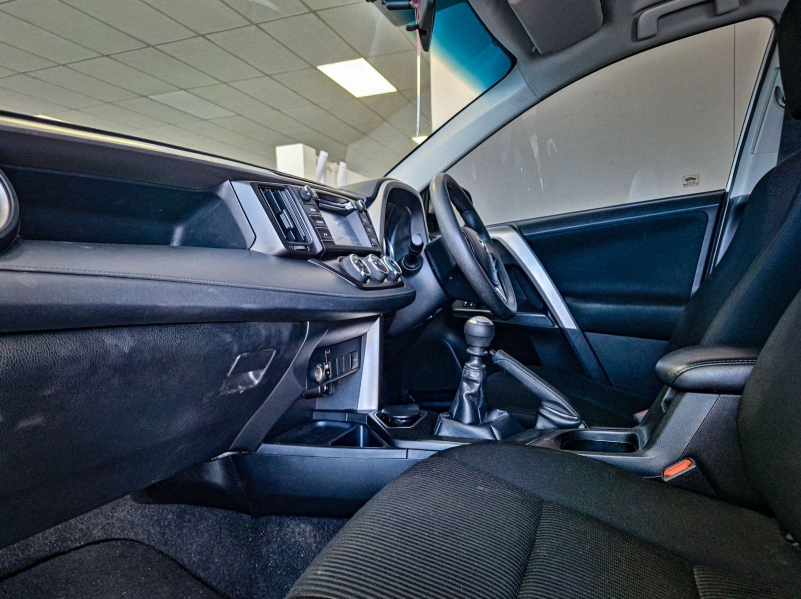 2017 Toyota Rav4 2.2D GX AWD MT pictures