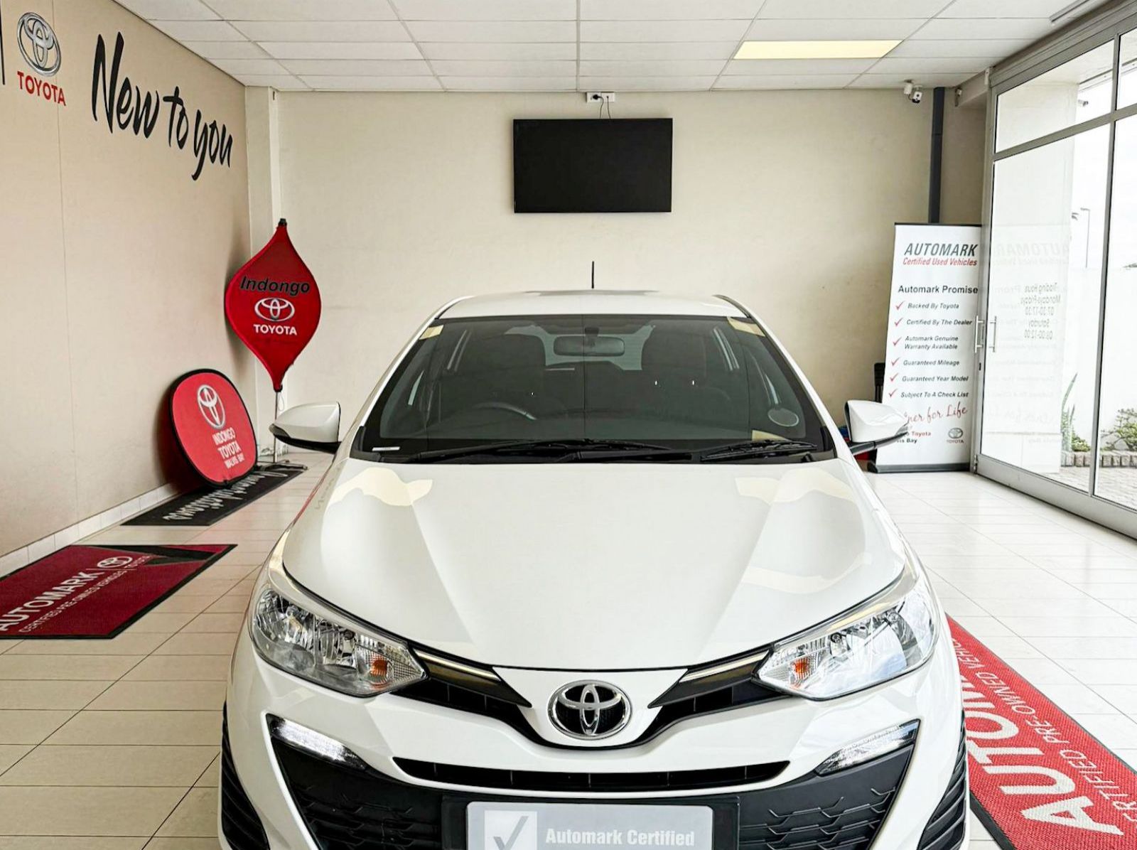 2018 Toyota YARIS 1.5 XS HB pictures