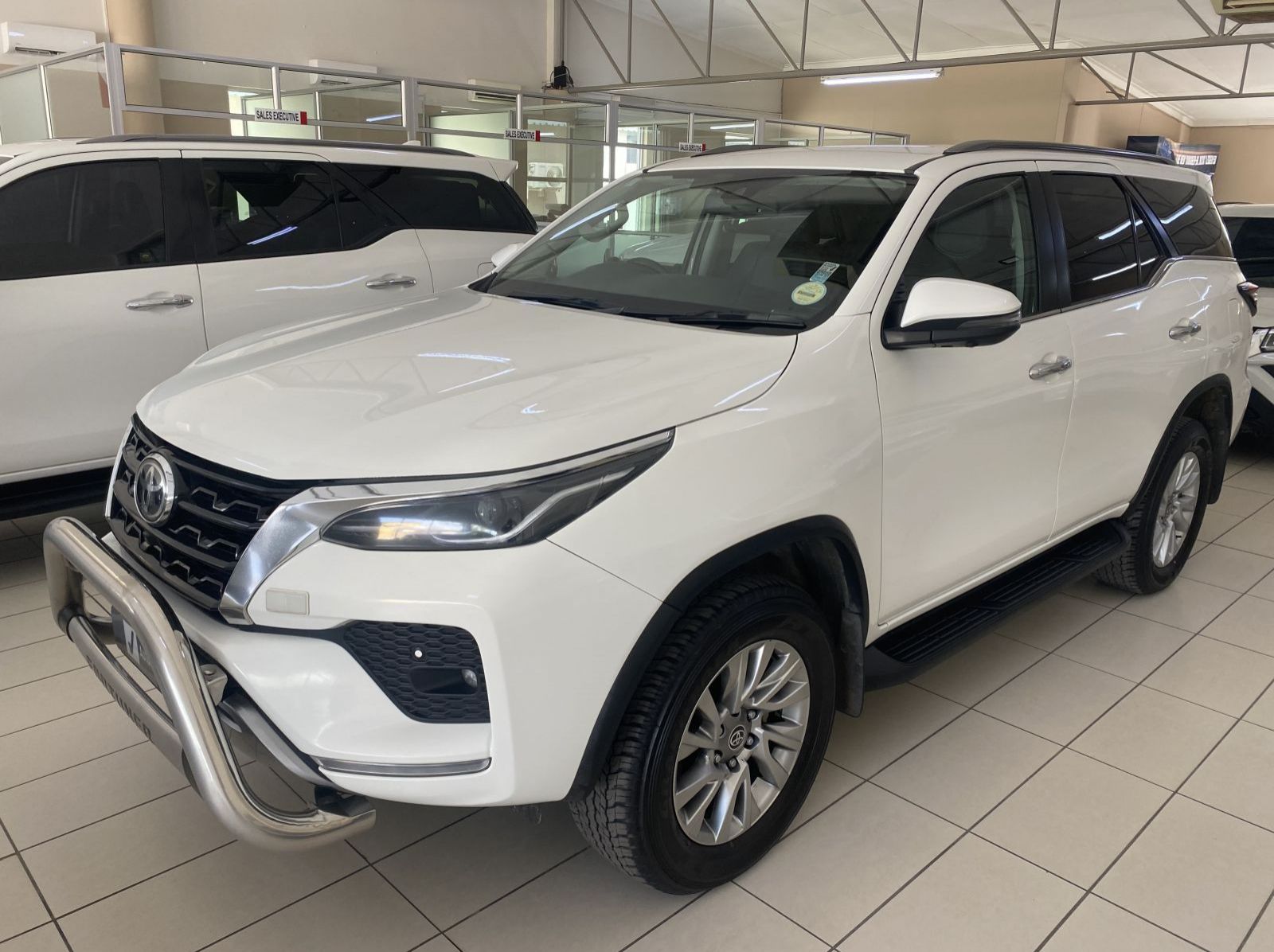 2023 Toyota FORTUNER VX 4X4 AT 2.8 pictures