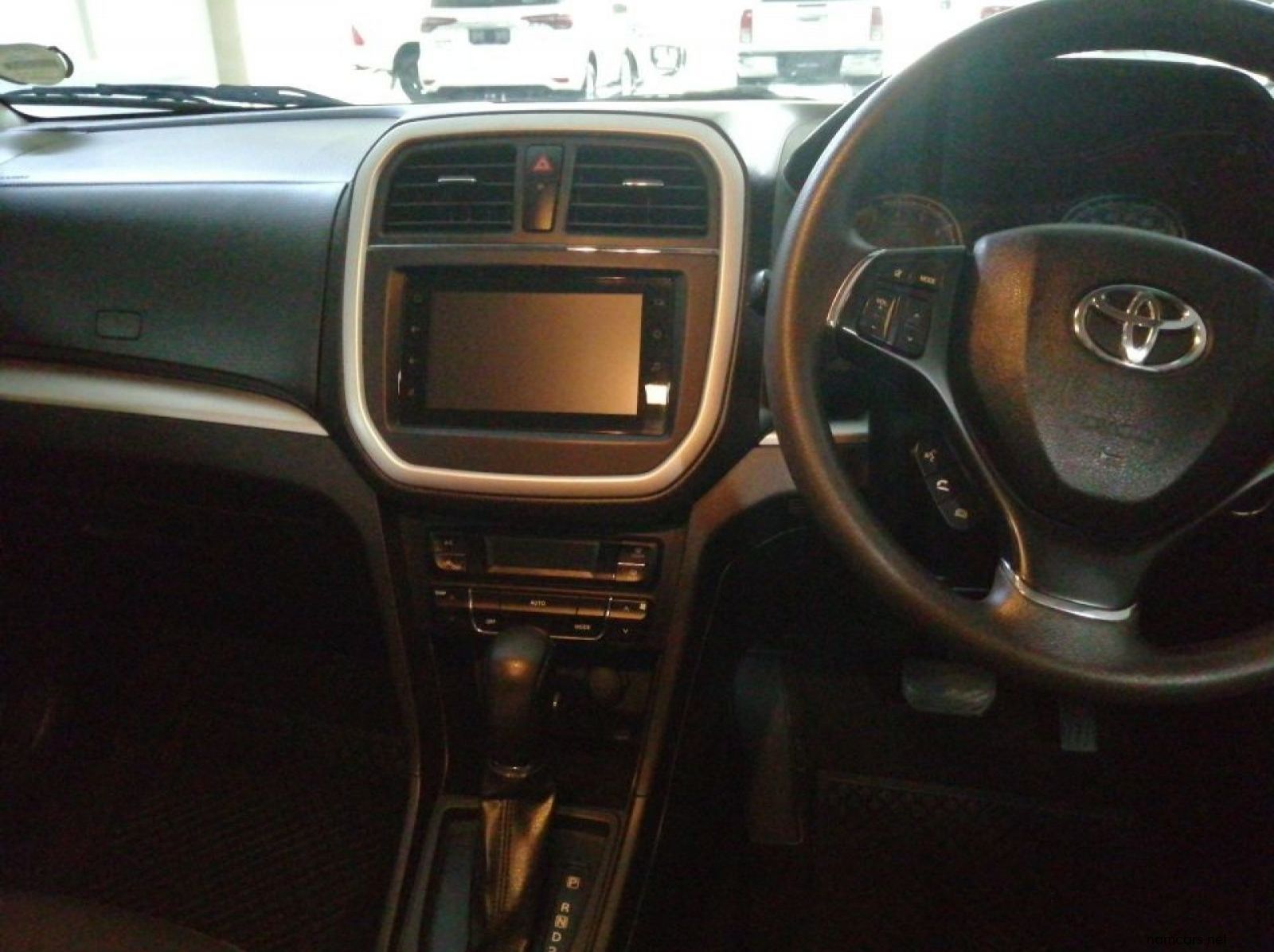 2022 Toyota Urban cruiser pictures