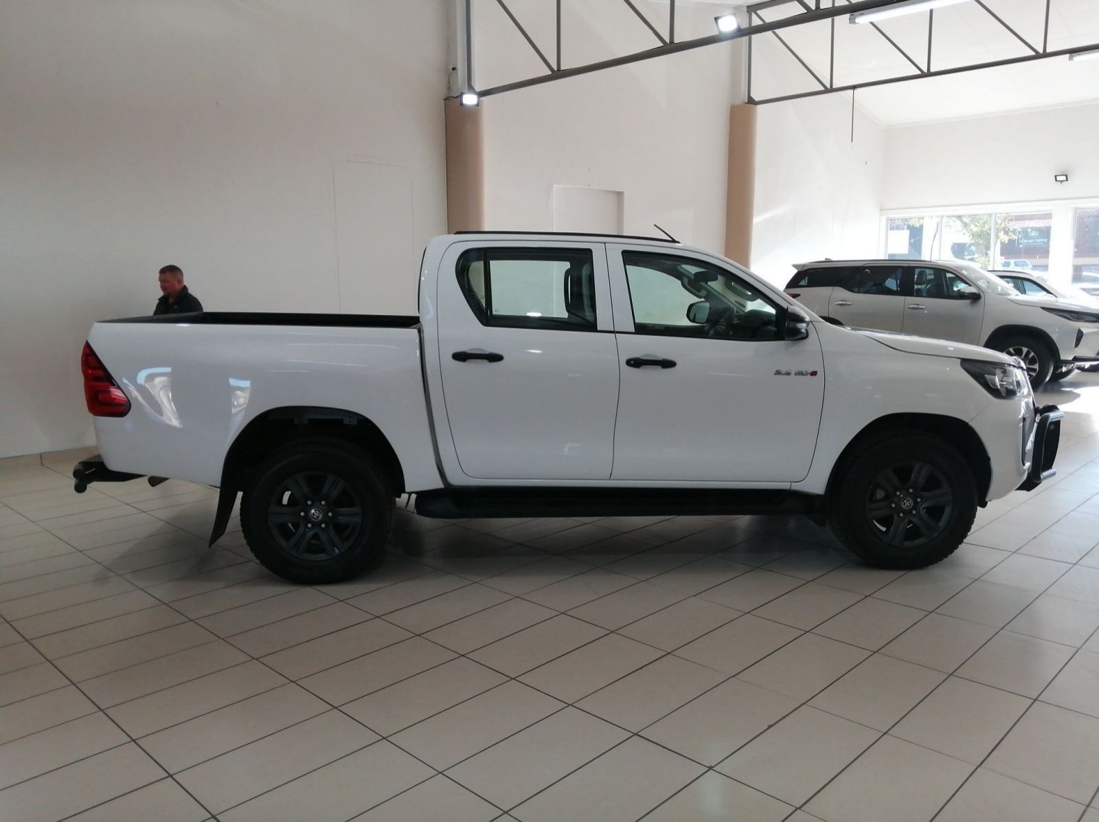 2023 Toyota Hilux 2.4 D/C 4x4 AT pictures