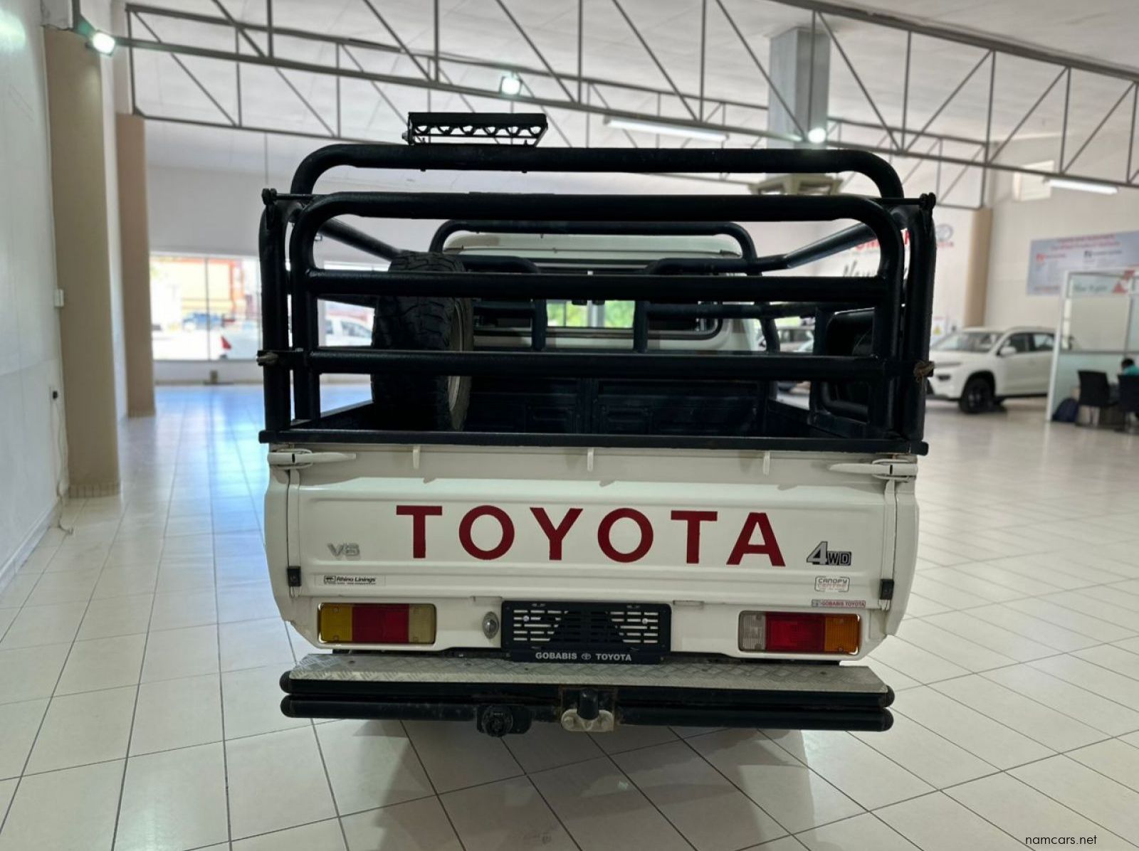 2022 Toyota Land Cruiser 4.0 V6 D/C pictures