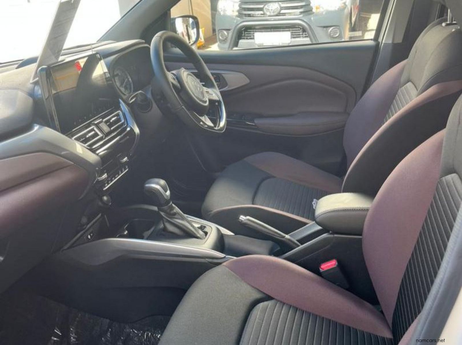 2025 Toyota Starlet Cross 1.5 XR AT pictures