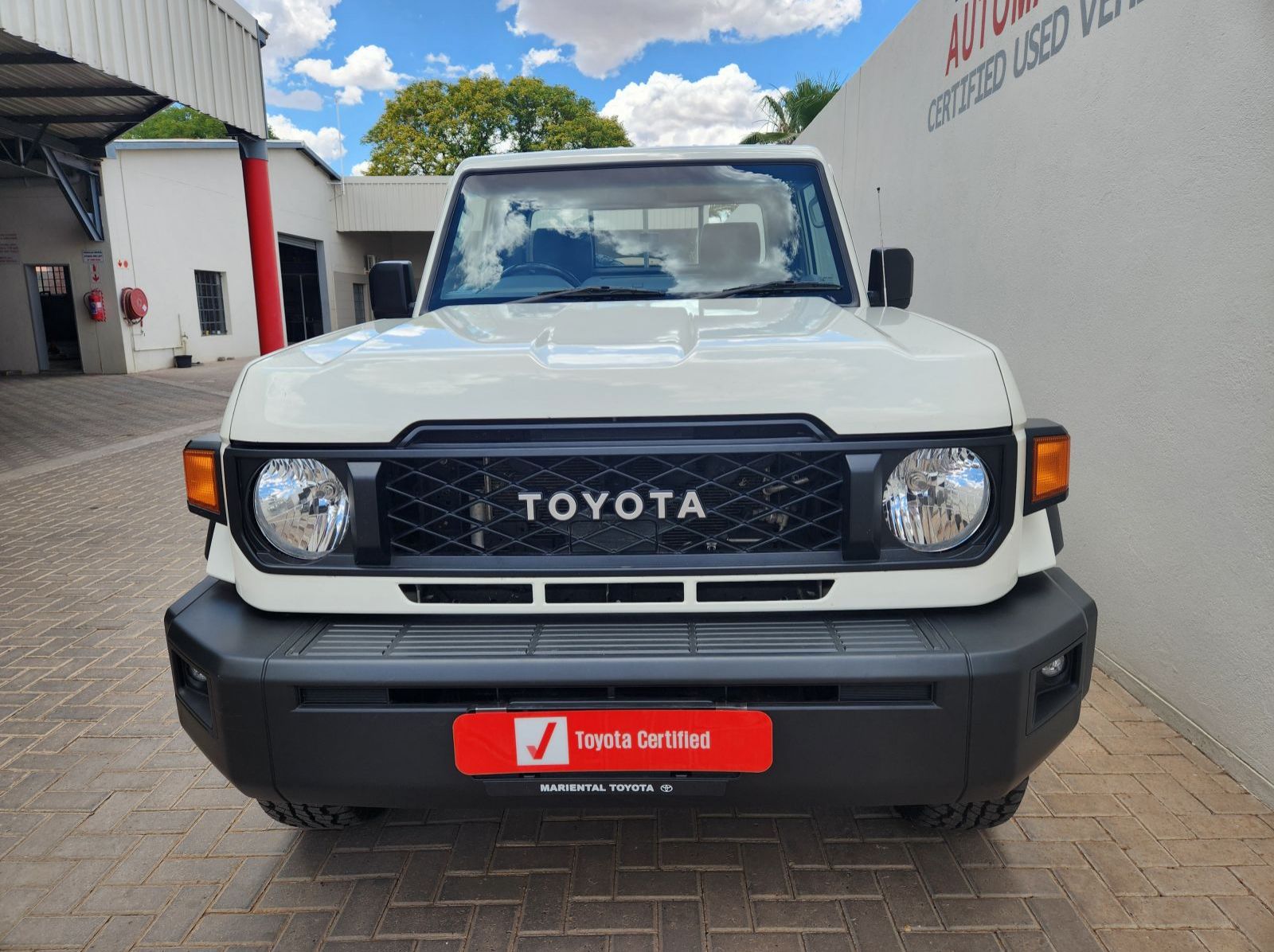 2025 Toyota Land Cruiser Single Cab 2.8 AT pictures