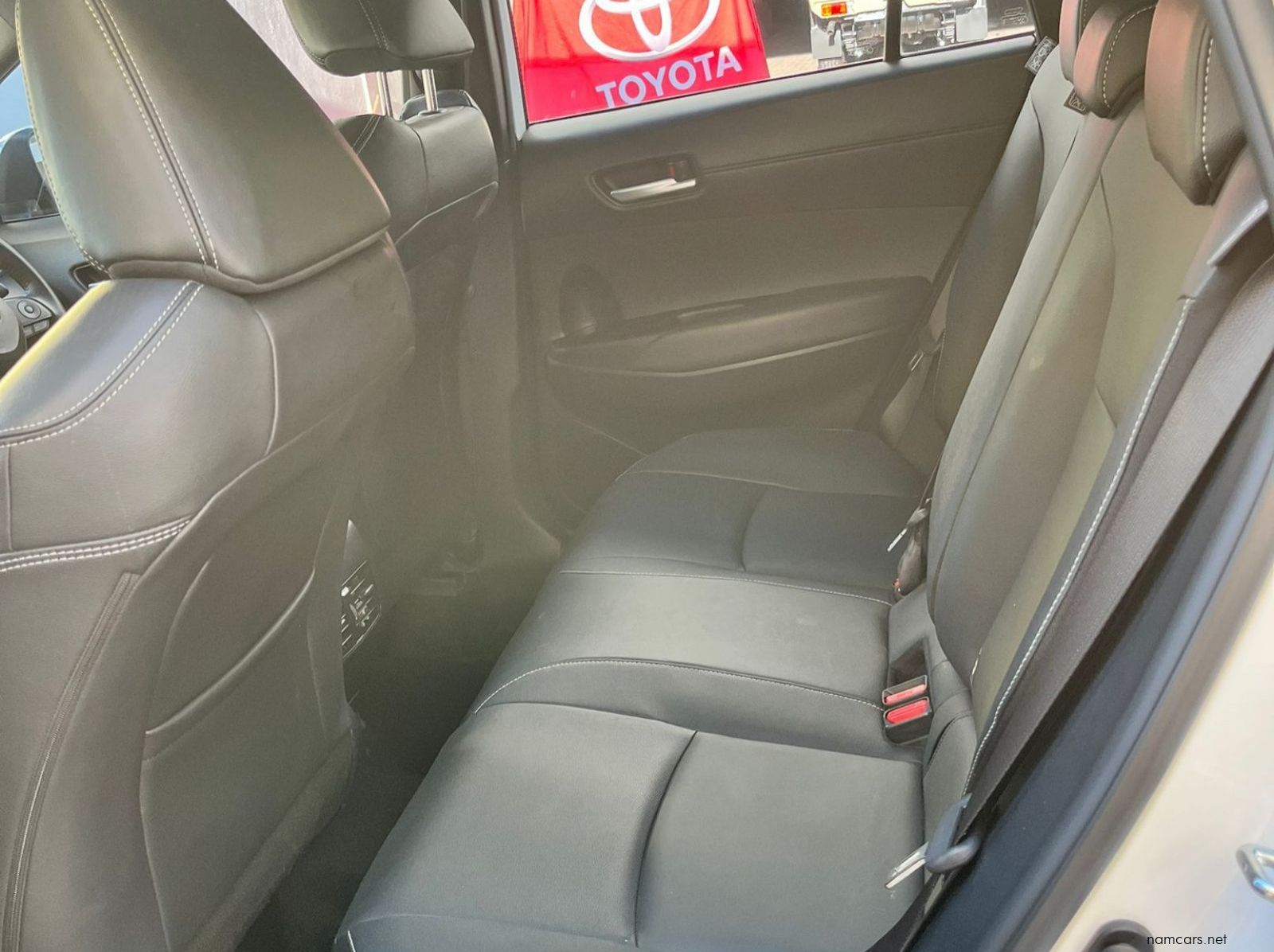 2023 Toyota Corolla Cross 1.8 Xs Hybrid pictures
