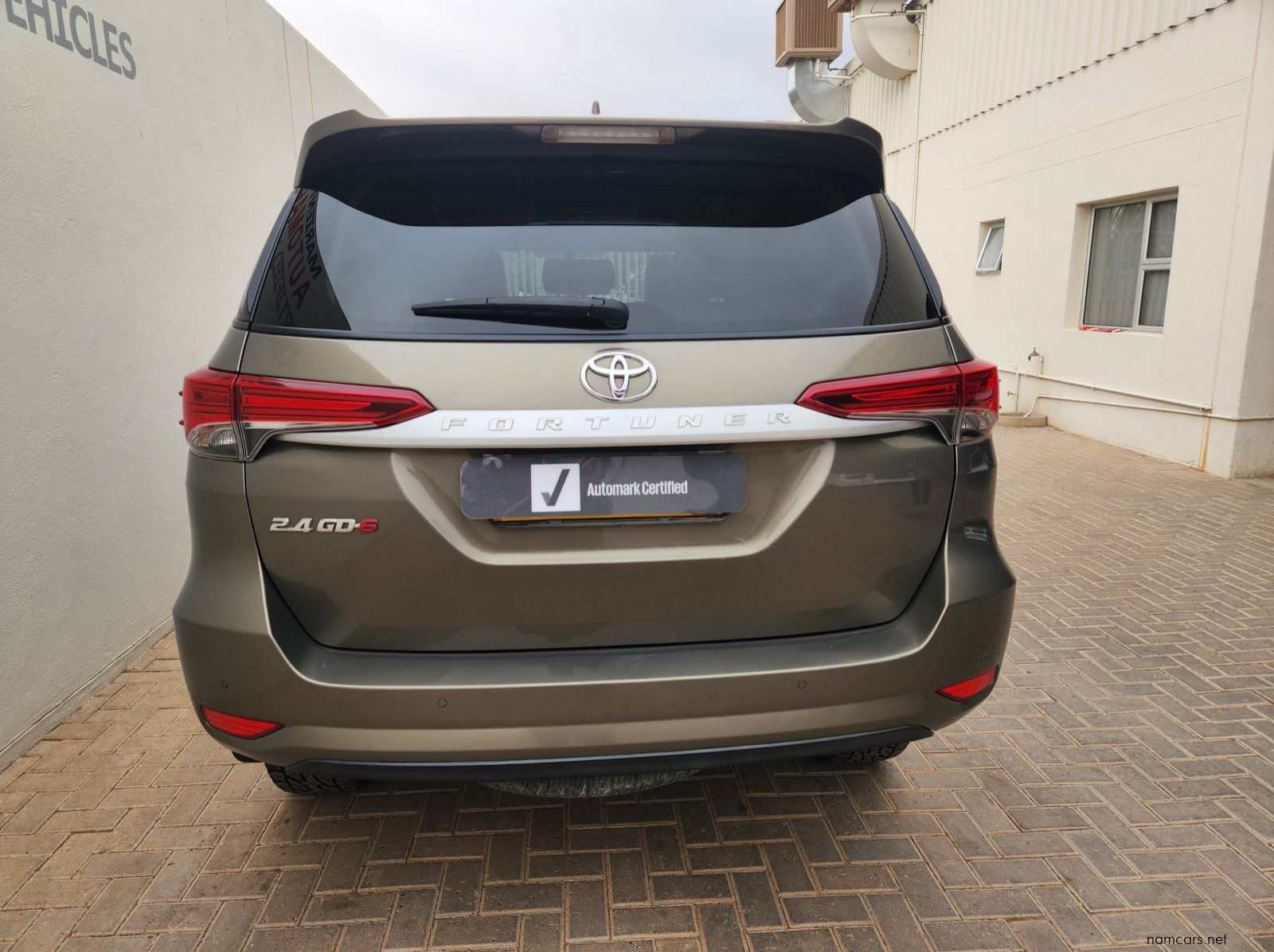 2021 Toyota Fortuner 2.4GD6 4X2 MT pictures