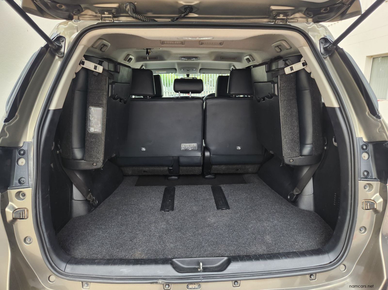 2021 Toyota Fortuner 2.4GD6 4X2 MT pictures