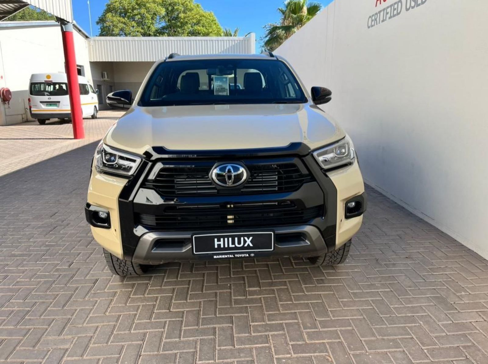 2025 Toyota Toyota Hilux Double Cab 2.8GD6 4x2 Legend 55 AT pictures