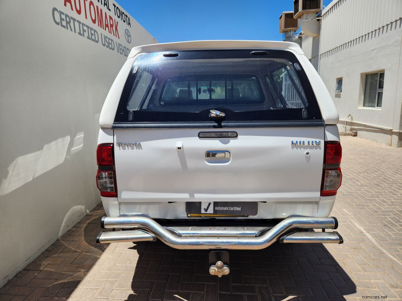 2016 Toyota Hilux DC 3.0D4D 4x2 Legend 45 MT pictures