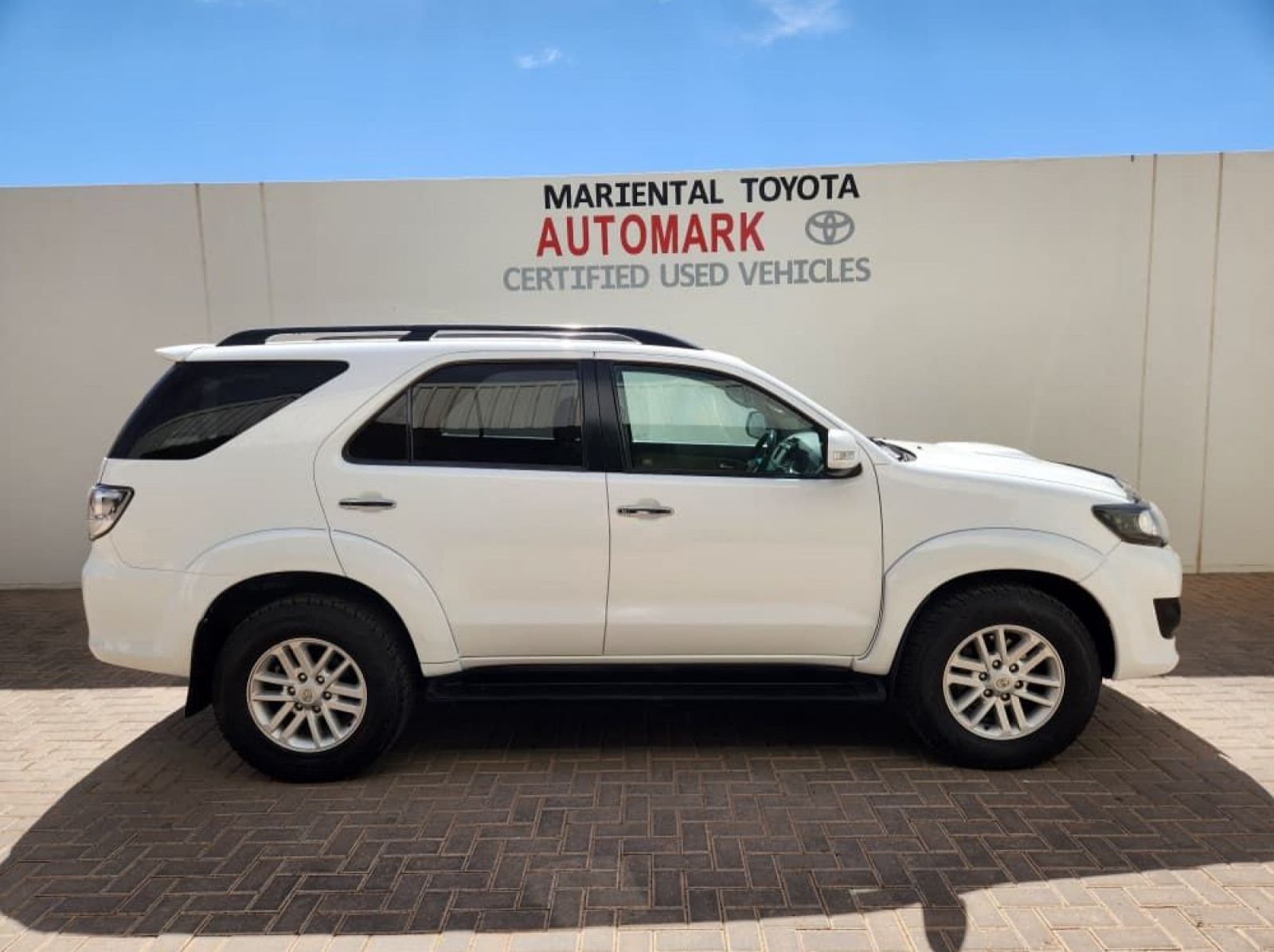 2013 Toyota Fortuner 3.0 D-4D 4X4 pictures