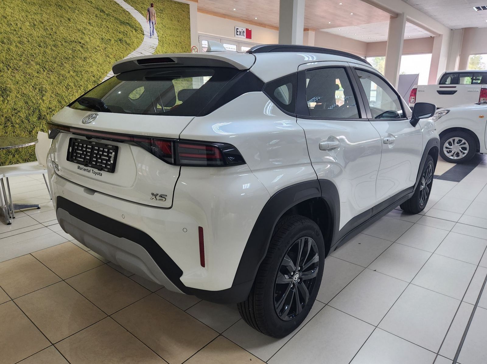 2026 Toyota Starlet Cross 1.5 Xs AT pictures