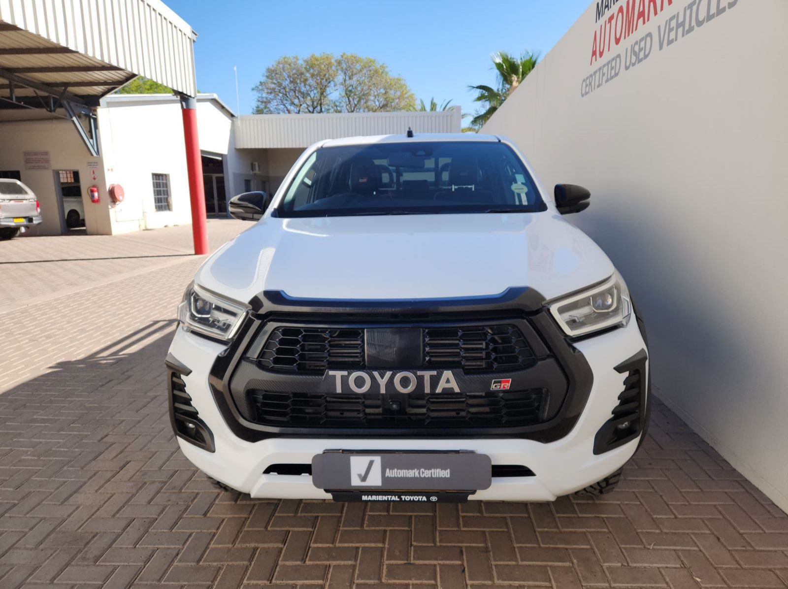 2023 Toyota Hilux DC 2.8GD6 4x4 GR-S AT pictures