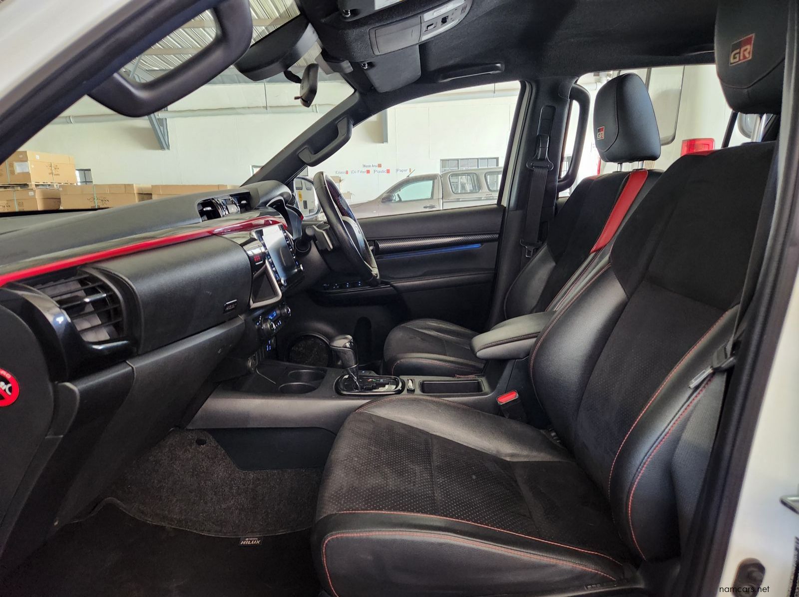 2023 Toyota Hilux DC 2.8GD6 4x4 GR-S AT pictures