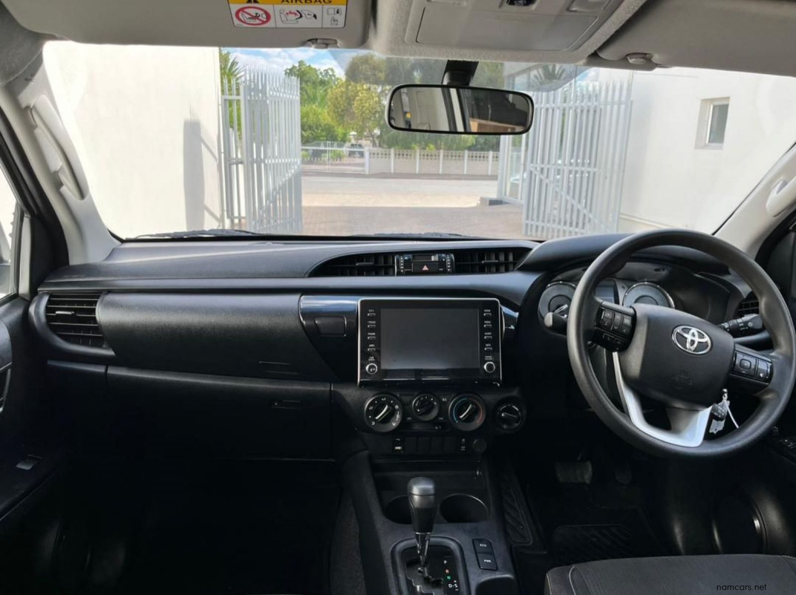 2023 Toyota Hilux Double Cab 2.4GD6 4X4 RAI AT pictures