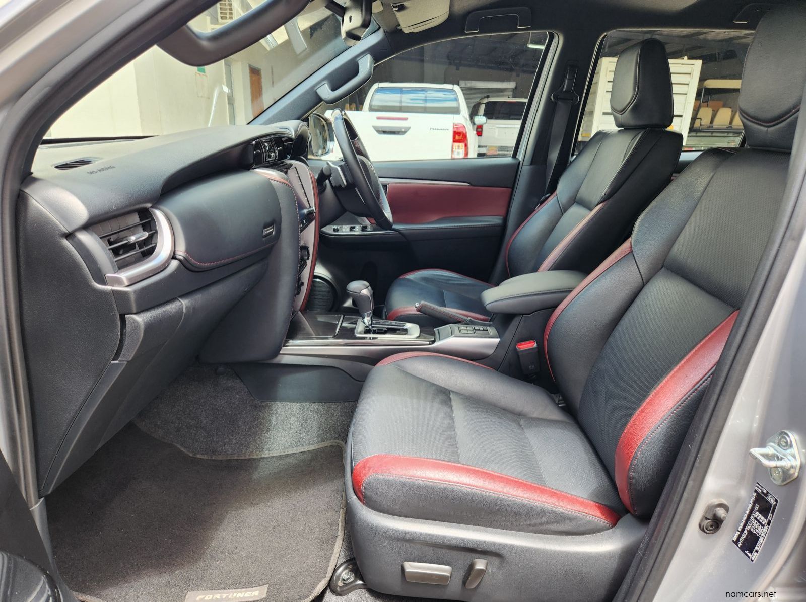 2024 Toyota Fortuner 2.8GD6 VX 4x4 AT 48V pictures