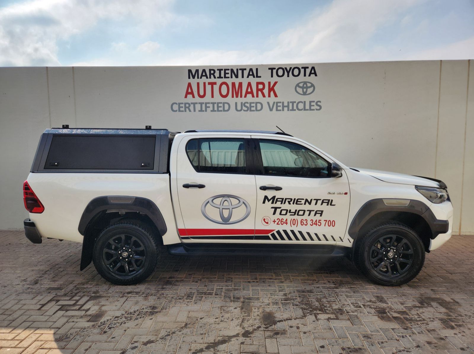 2025 Toyota Hilux DC 2.8GD6 4x2 Legend Automatic pictures
