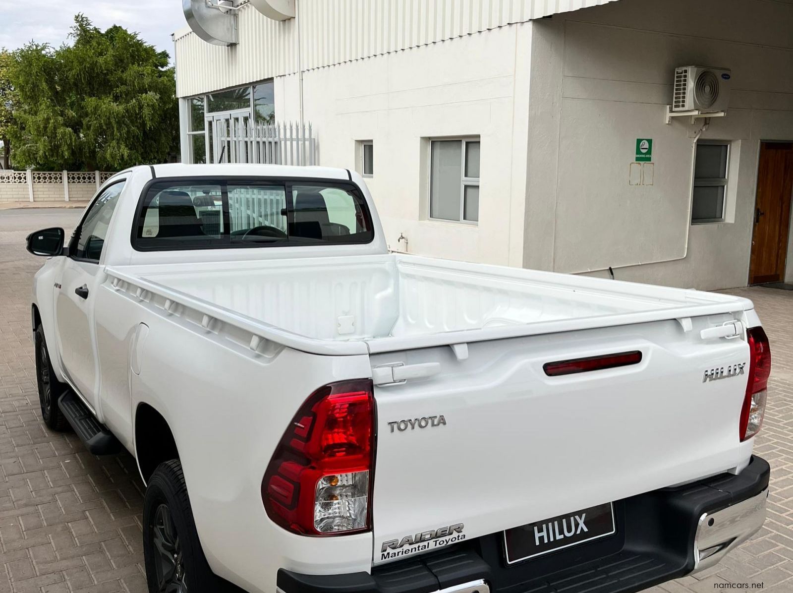2025 Toyota Hilux SC 2.4GD6 4X2 Raider MT pictures