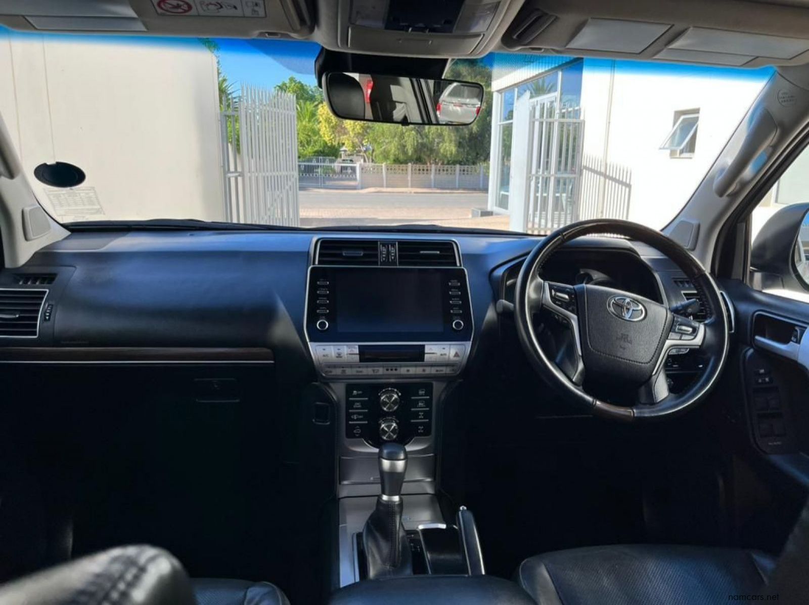 2022 Toyota Land Cruiser Prado 2.8GD VX-L pictures