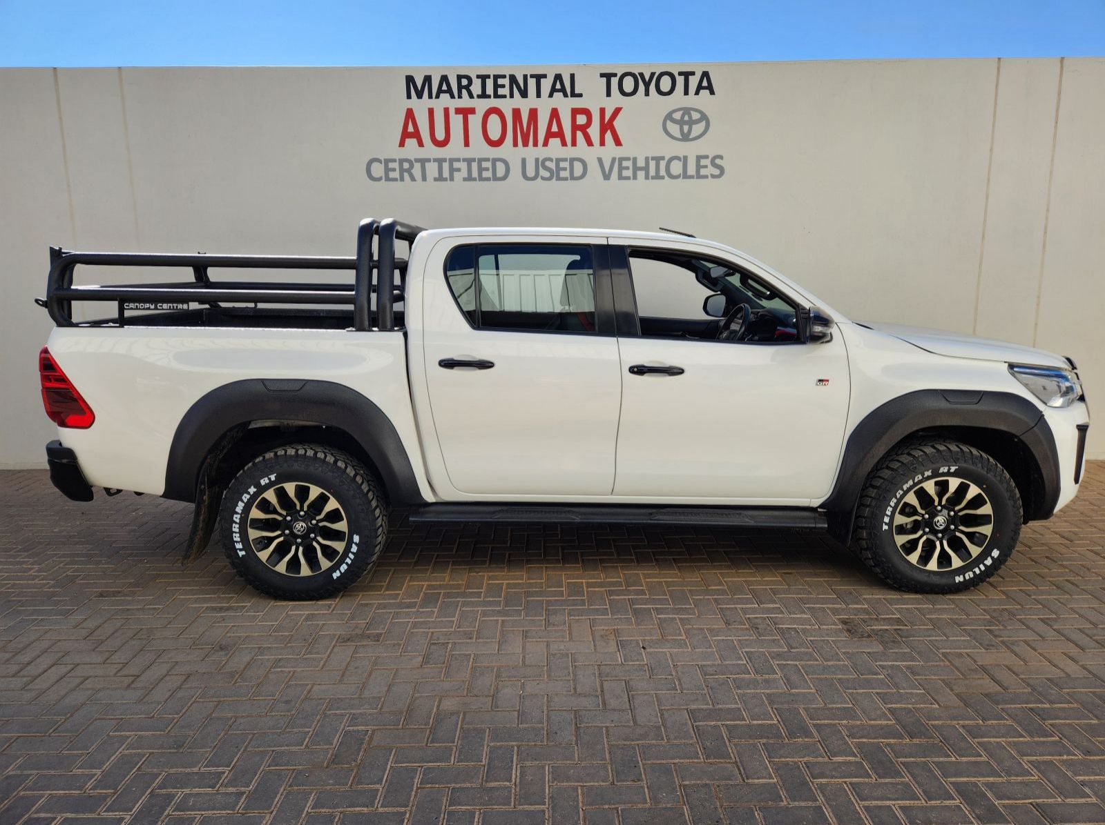 2023 Toyota Hilux DC 2.8GD6 4x4 GR-S AT pictures