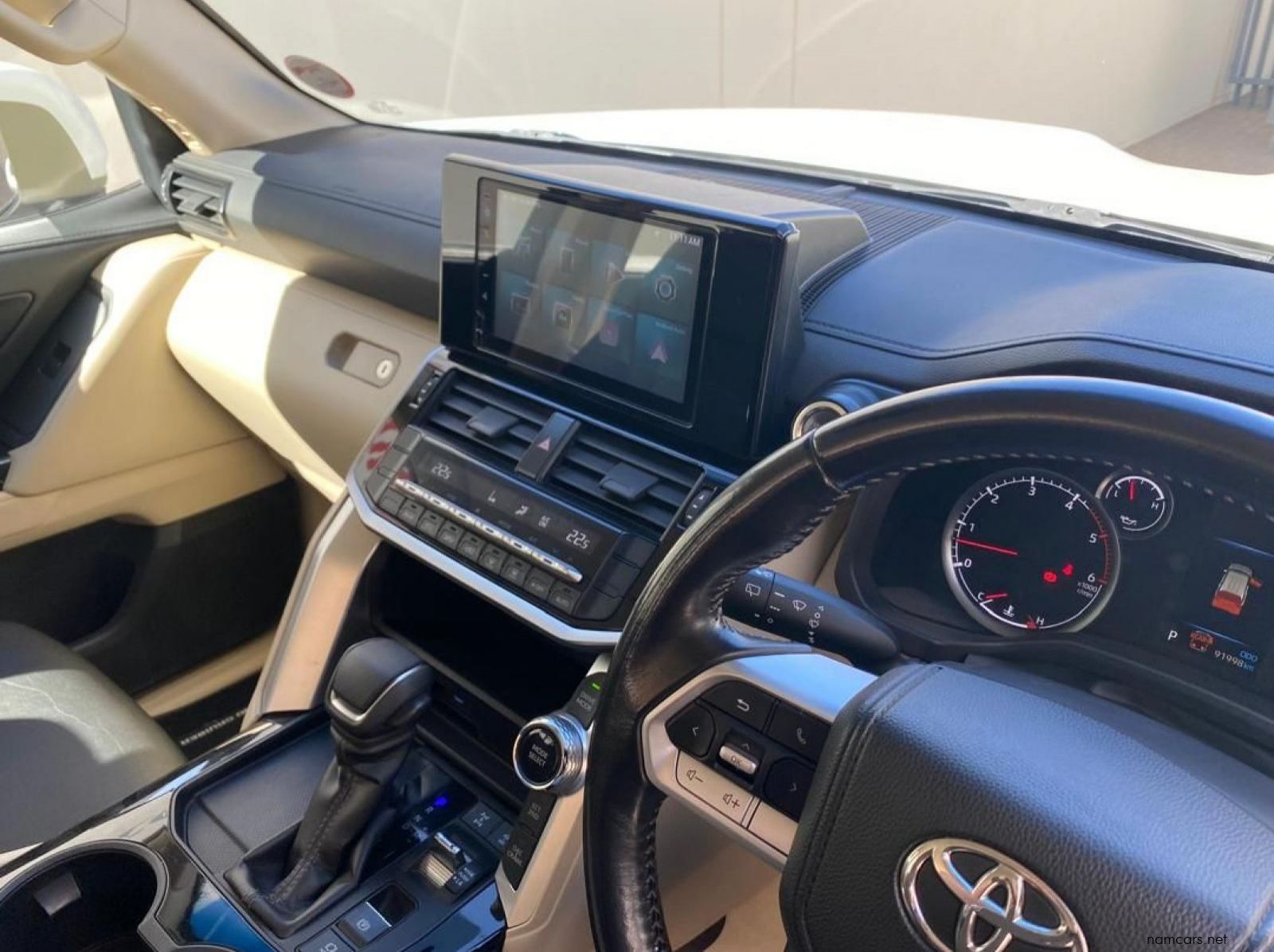 2022 Toyota Land Cruiser 300 3.3D V6 GX-R pictures