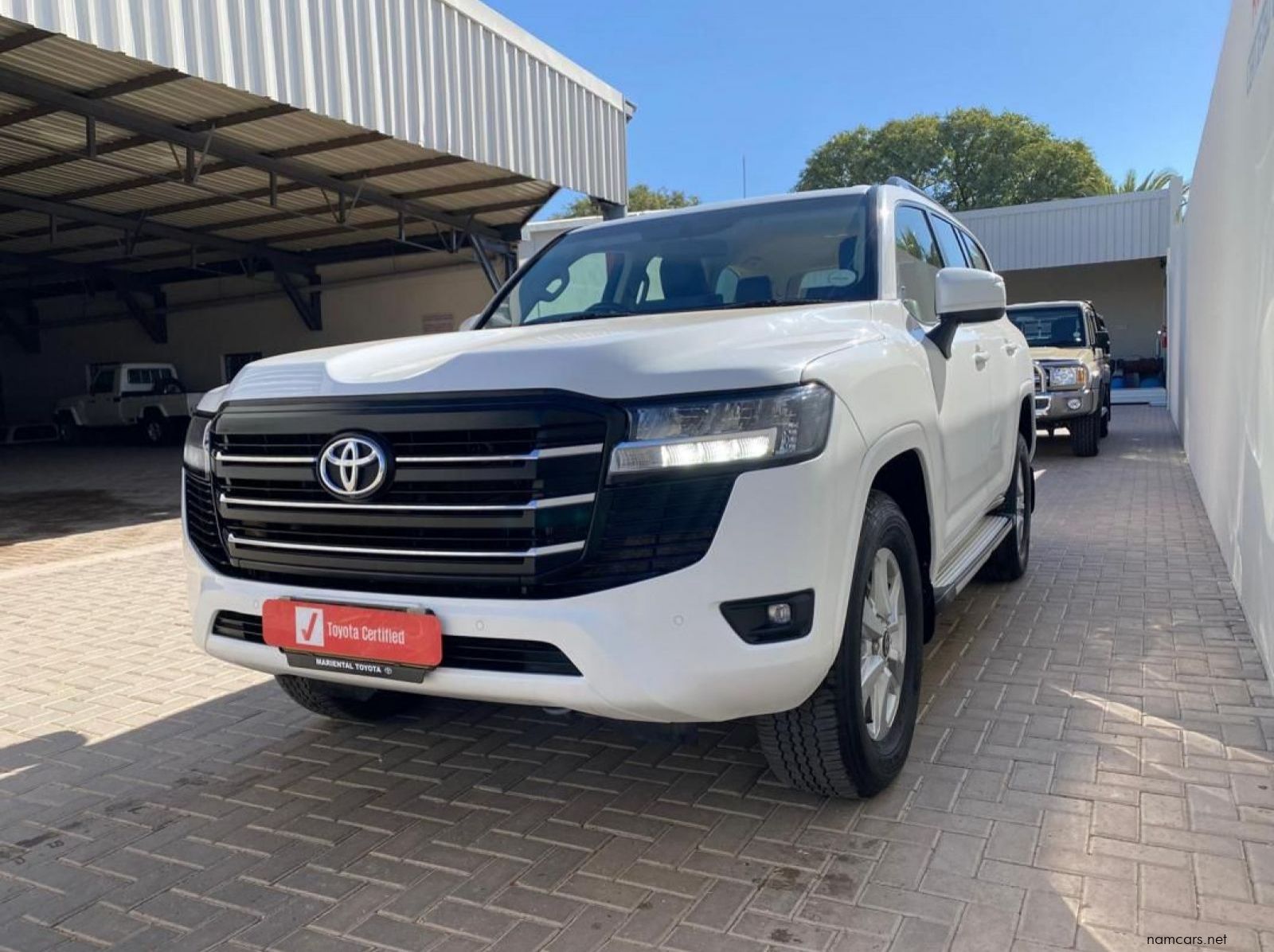 2022 Toyota Land Cruiser 300 3.3D V6 GX-R pictures