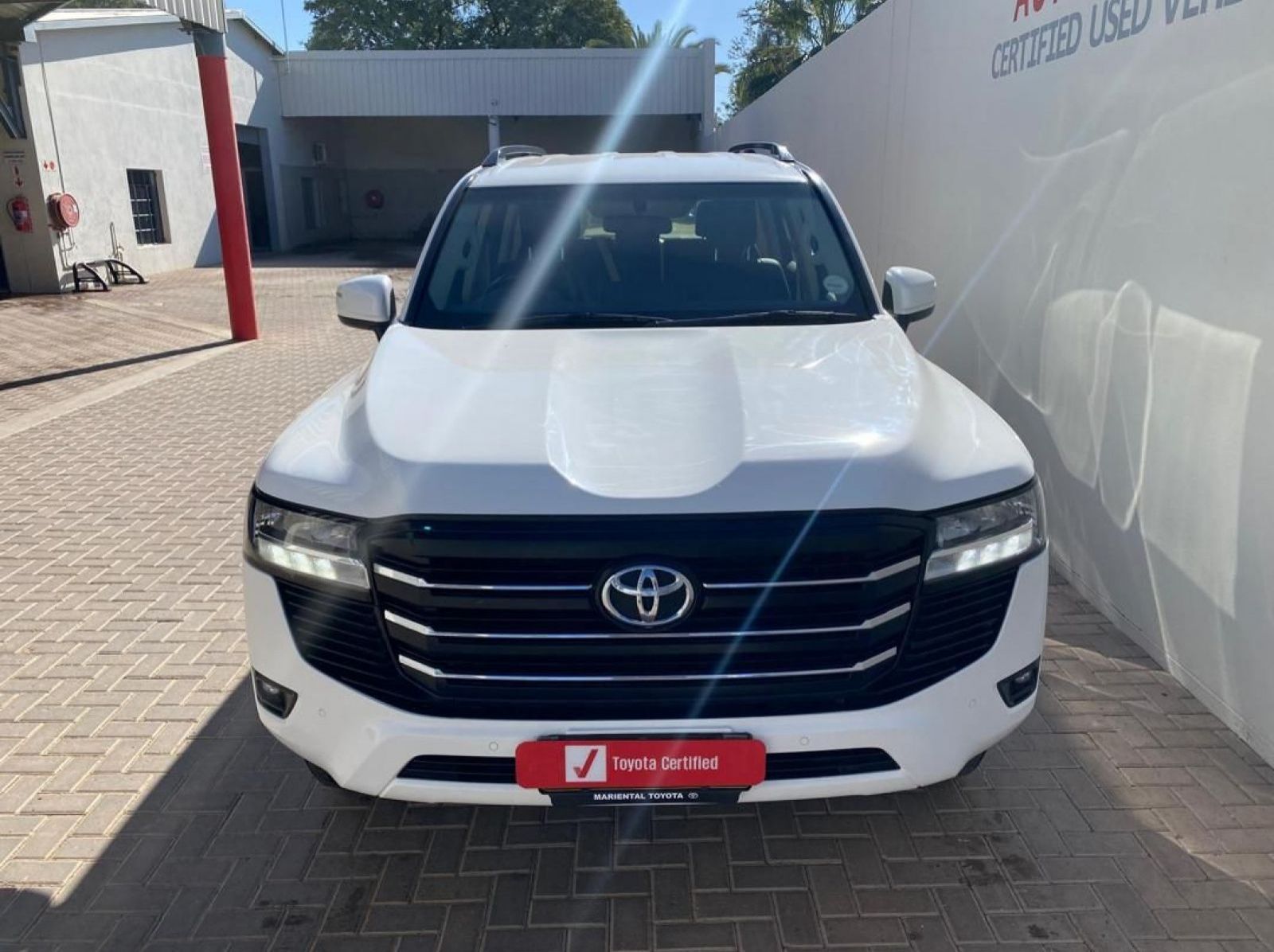 2022 Toyota Land Cruiser 300 3.3D V6 GX-R pictures