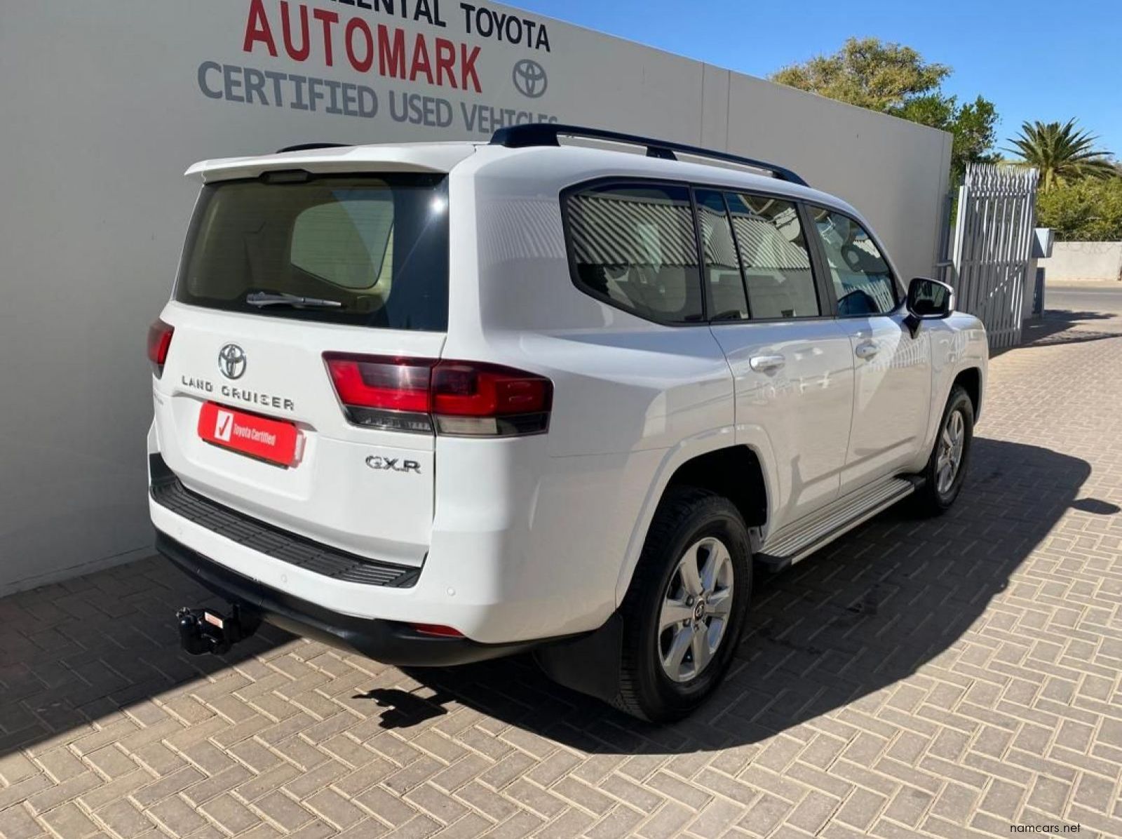 2022 Toyota Land Cruiser 300 3.3D V6 GX-R pictures