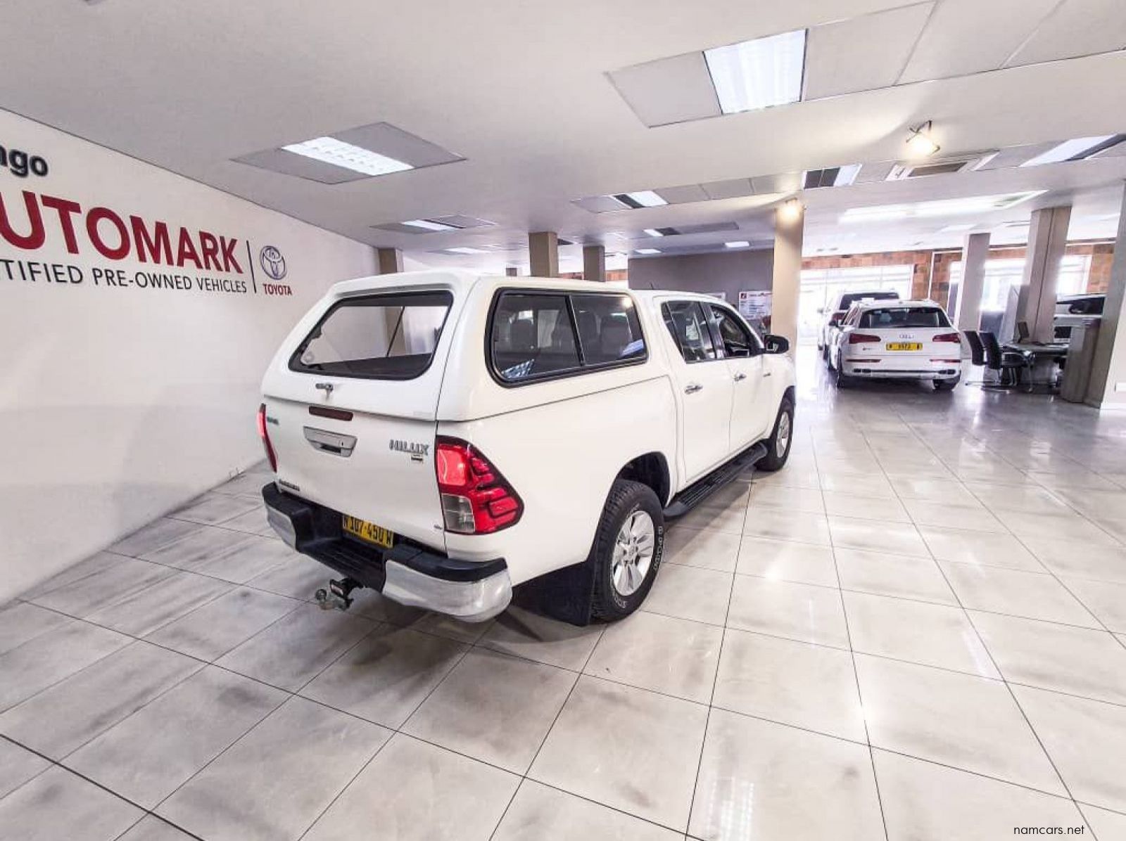 2017 Toyota Hilux 2.8 Gd-6 Rb Raider P/u D/c pictures