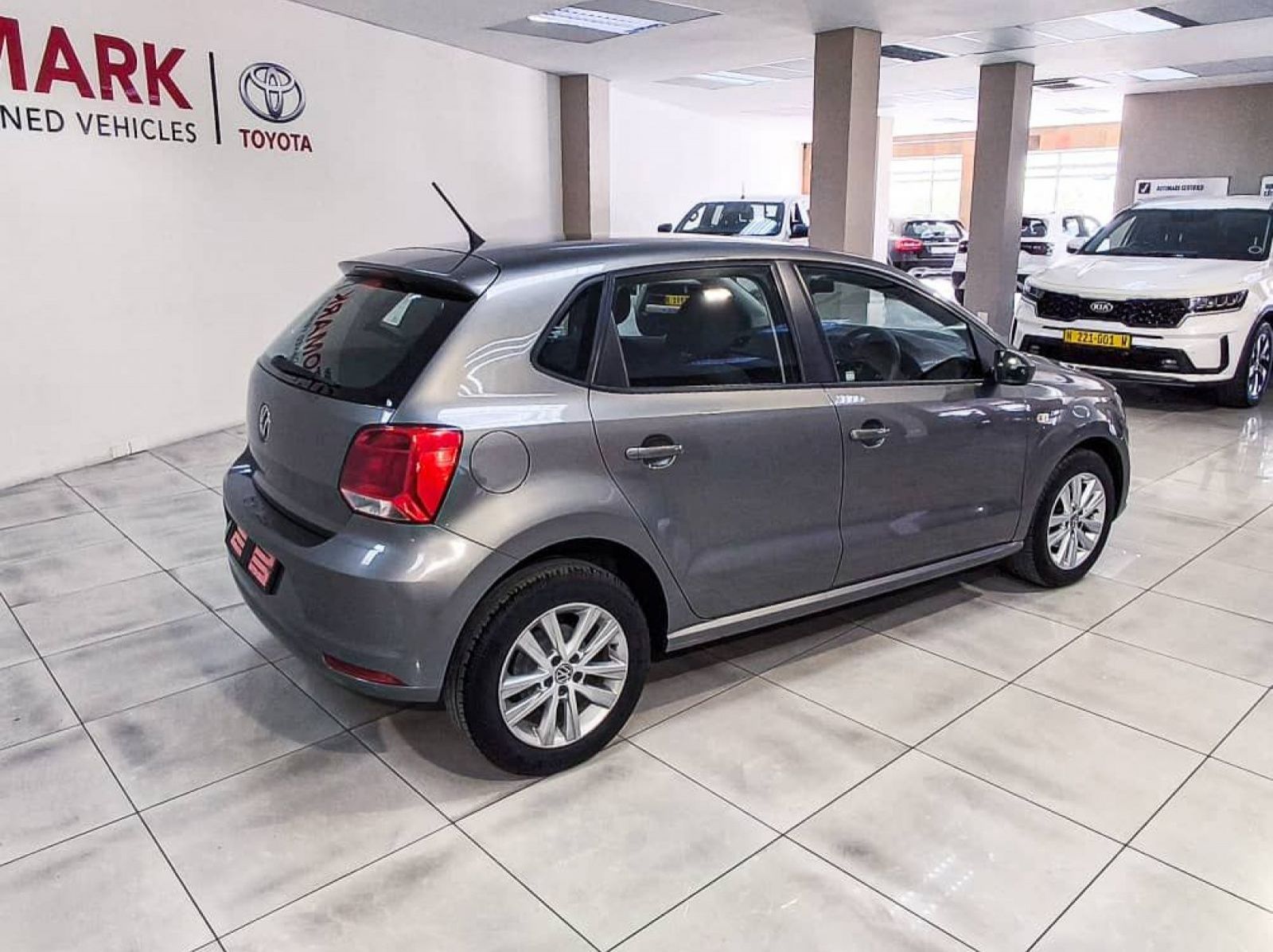 2023 Volkswagen Volkswagen Polo Vivo 1.6 Comfortline Tip (5dr) pictures