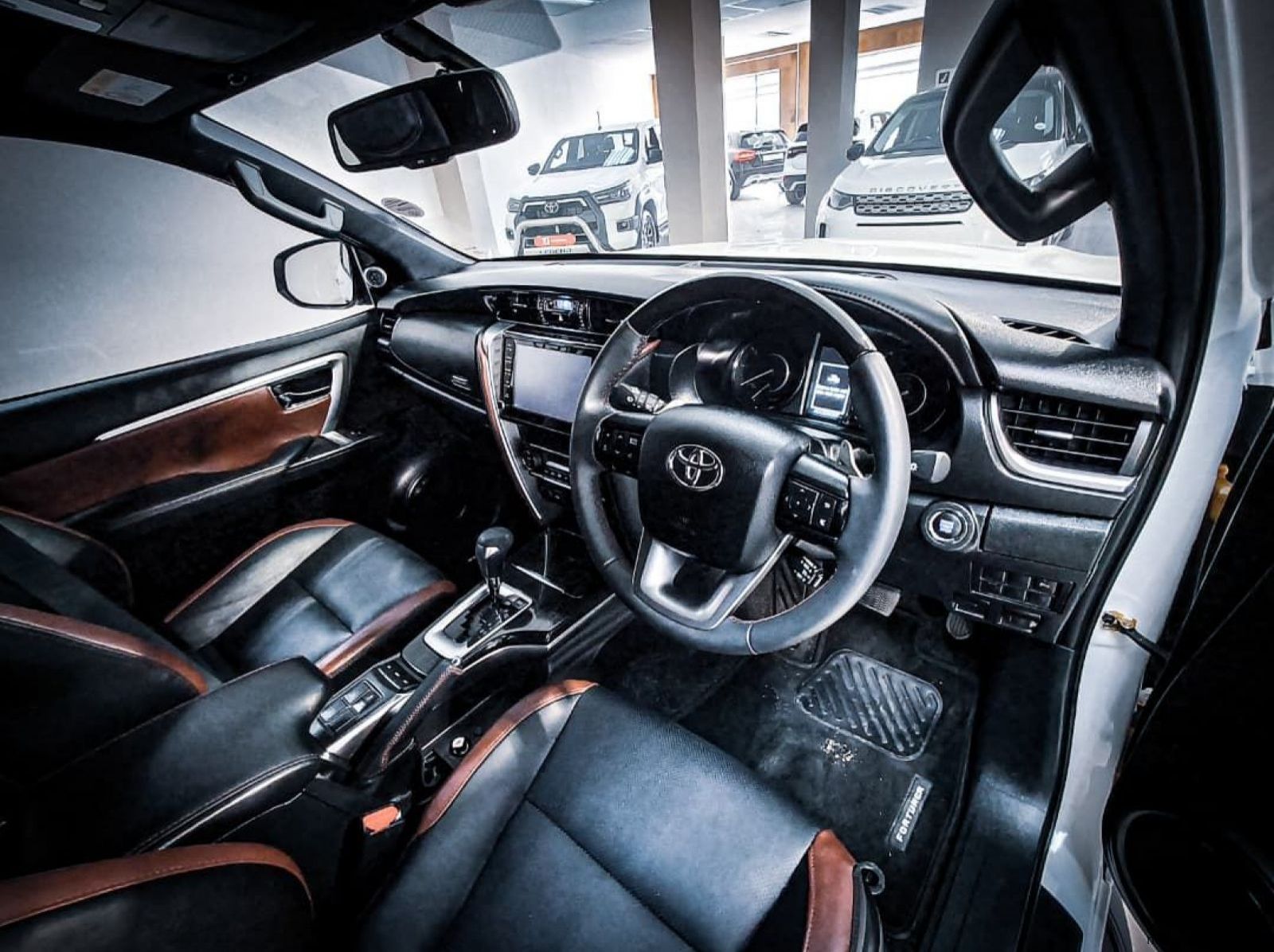 2025 Toyota Toyota Fortuner 2.8gd-6 4x4 A/t pictures