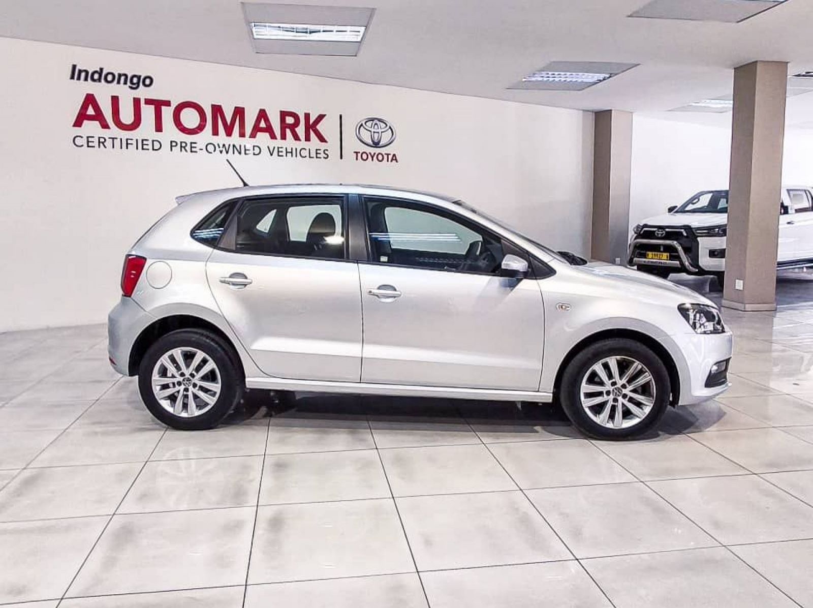 2023 Volkswagen Polo Vivo 1.6 Comfortline Tip (5dr) pictures