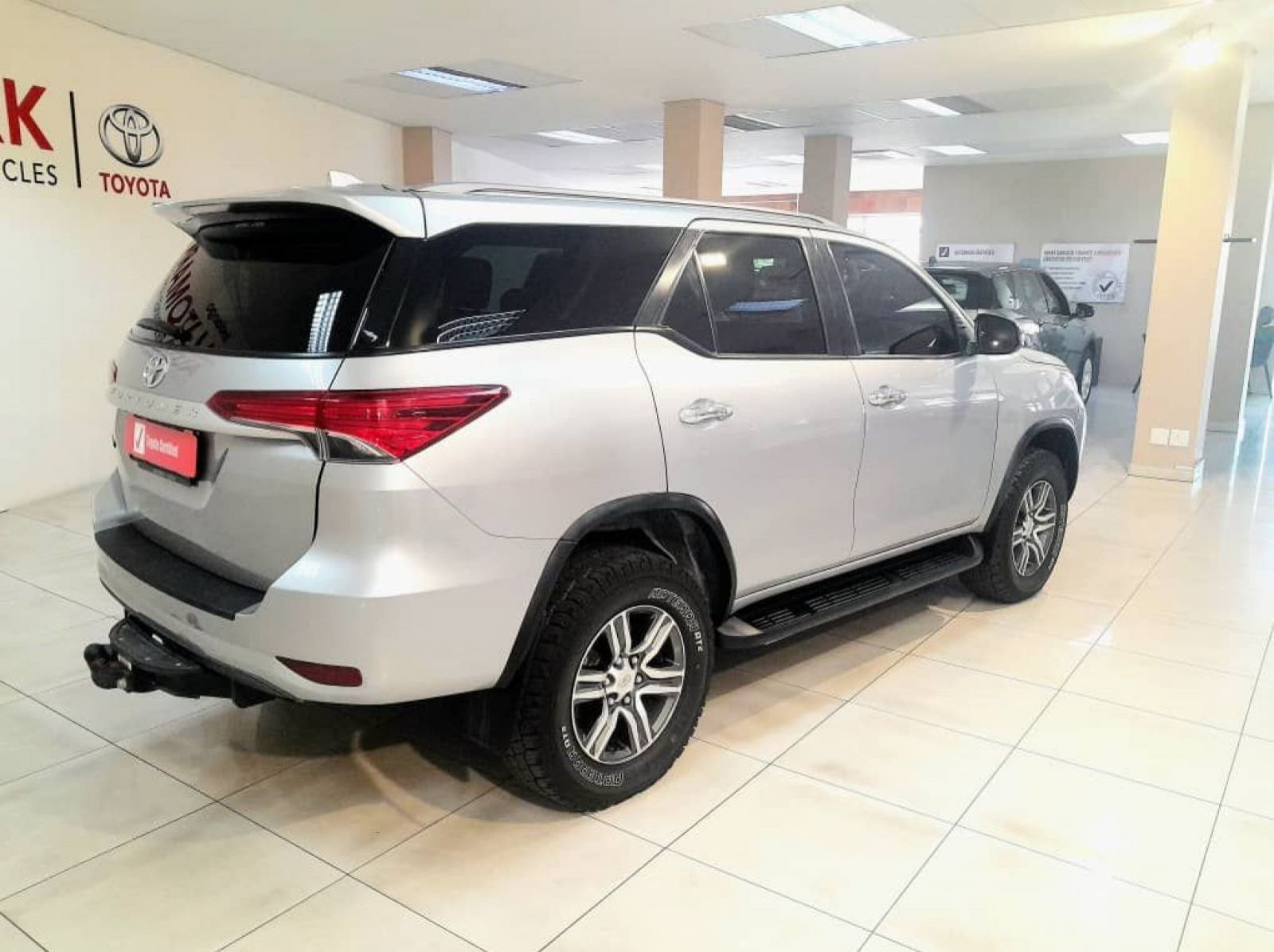 2022 Toyota Fortuner 2.4gd-6 R/b pictures