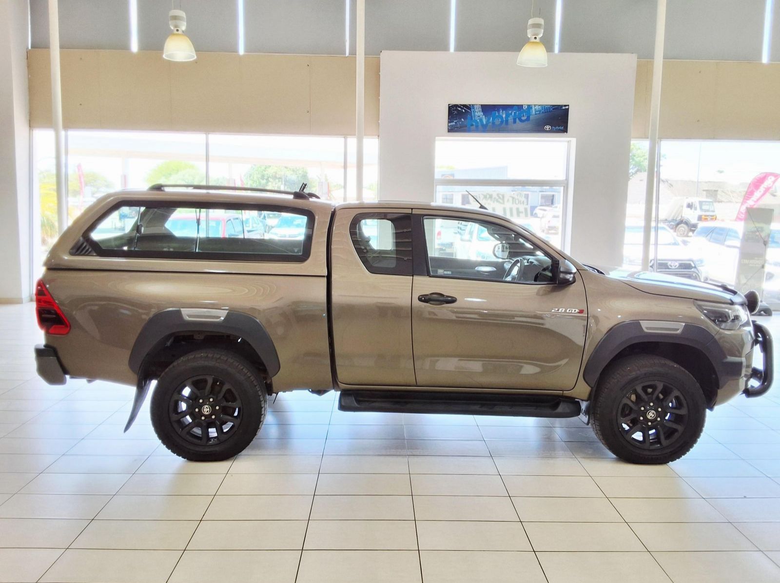 2021 Toyota Hilux Extra Cab XC 2.8GD6 4x4 Legend MT pictures