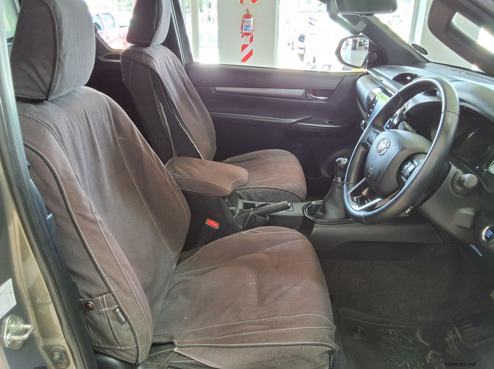 2021 Toyota Hilux Extra Cab XC 2.8GD6 4x4 Legend MT pictures