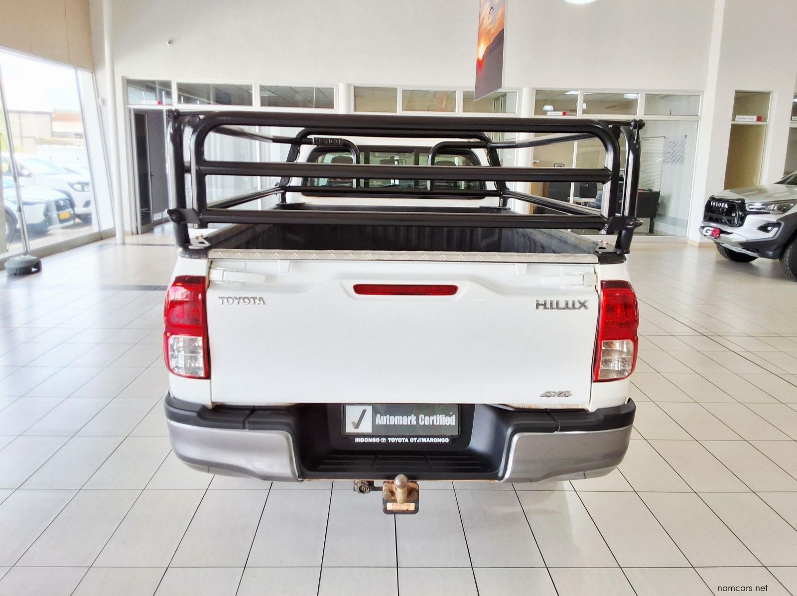 2017 Toyota Hilux Single Cab SC 2.4GD6 4x4 SR MT pictures