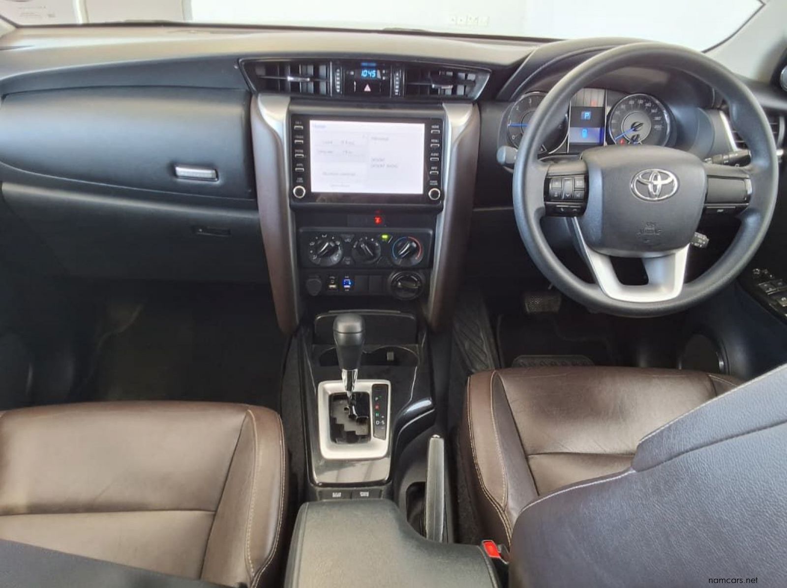 2020 Toyota Fortuner 2.4 GD-6 4x4 AT pictures