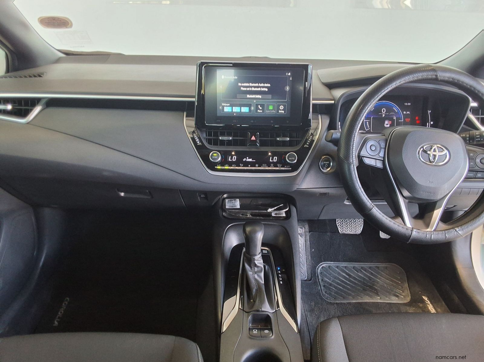 2024 Toyota COROLLA HB 1.8 XS HEV pictures