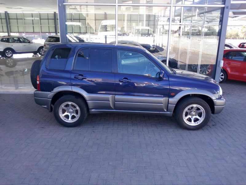 Suzuki escudo 2003