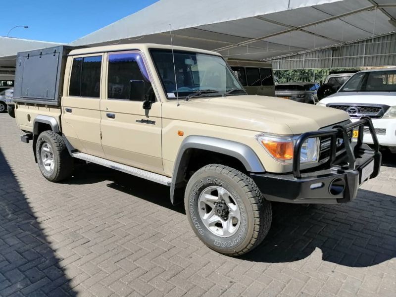 2017 Toyota Land Cruiser 4.0 V6 DC Manual for sale | 214 000 Km ...