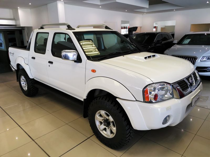 nissan np300 2.5 tdi double cab for sale