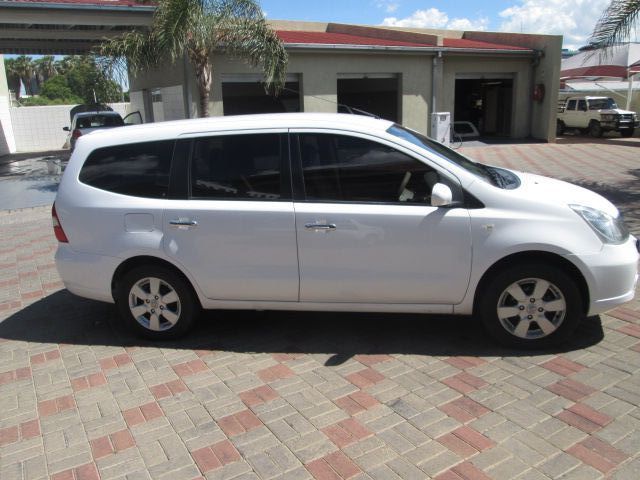 grand livina 7 seater for sale