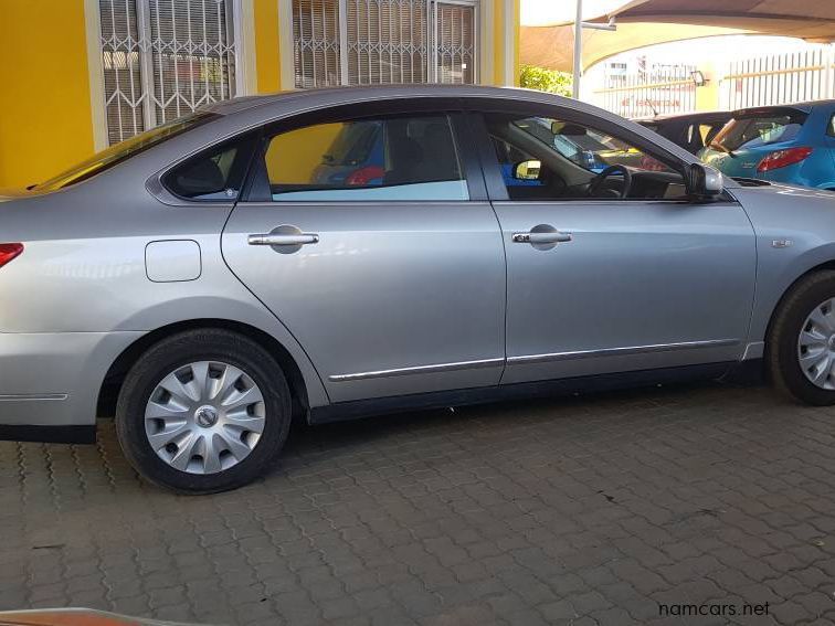 Nissan bluebird sylphy 2010