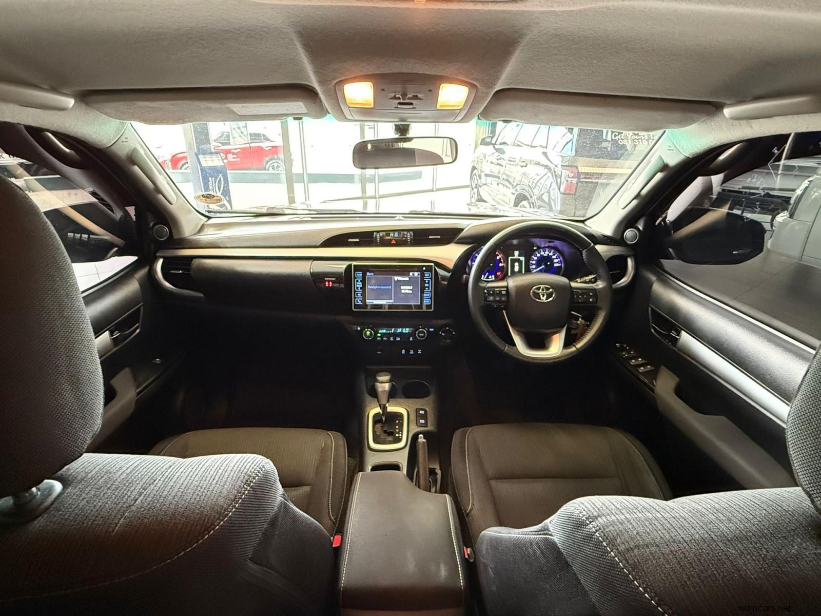 2016 Toyota Hilux 2.8 Gd-6 Raider 4x4 A/t P/u d/c photo