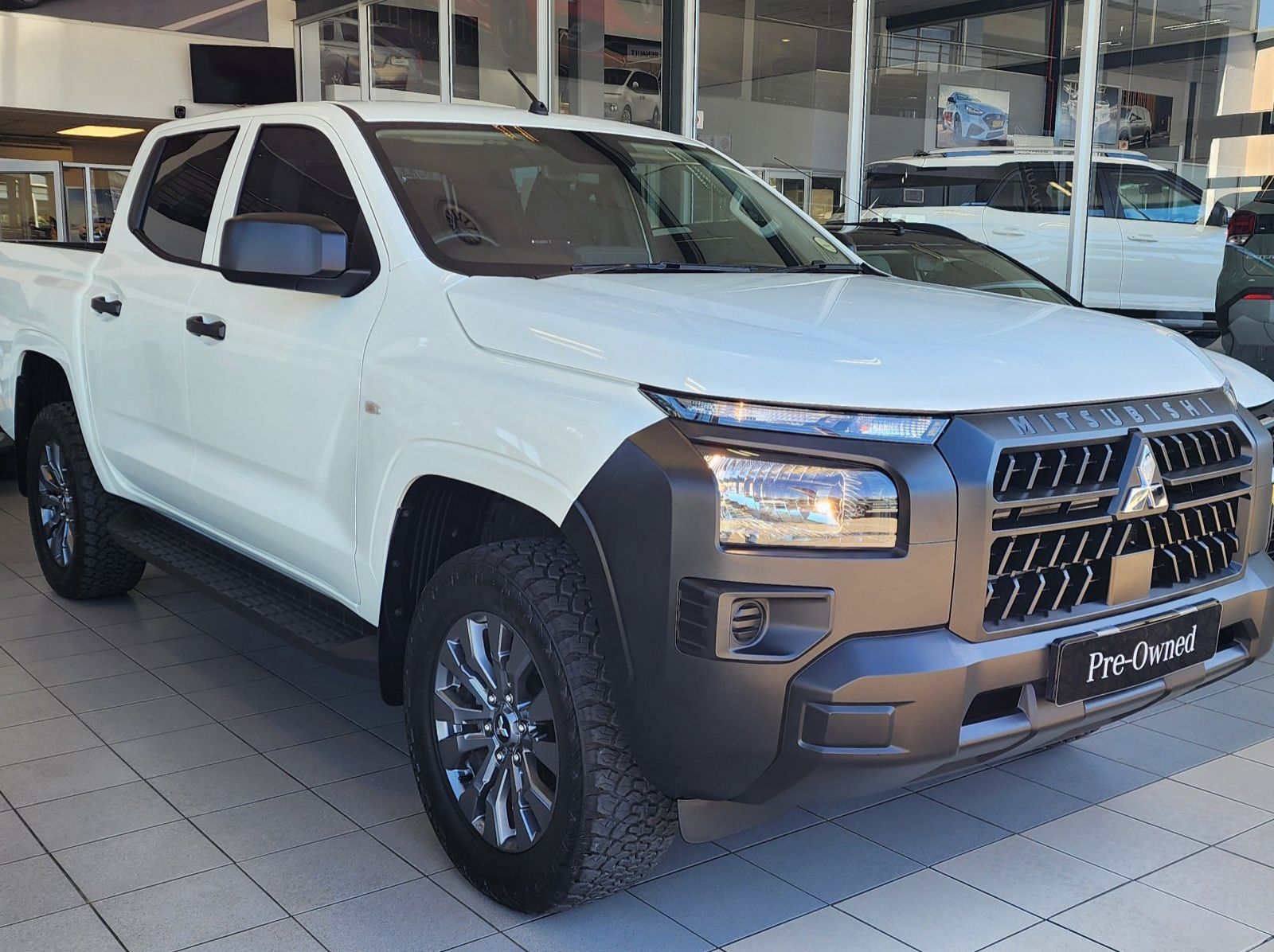 Used Mitsubishi TRITON 2.4 GL D/C 4X4 M/T for sale in Windhoek, Namibia