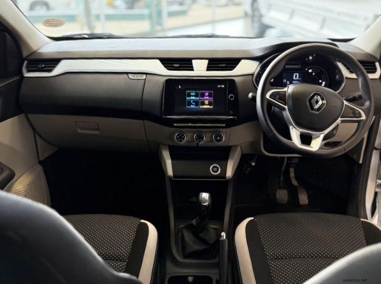 2024 Renault Triber 1.0 Prestige / Intens Amt pictures