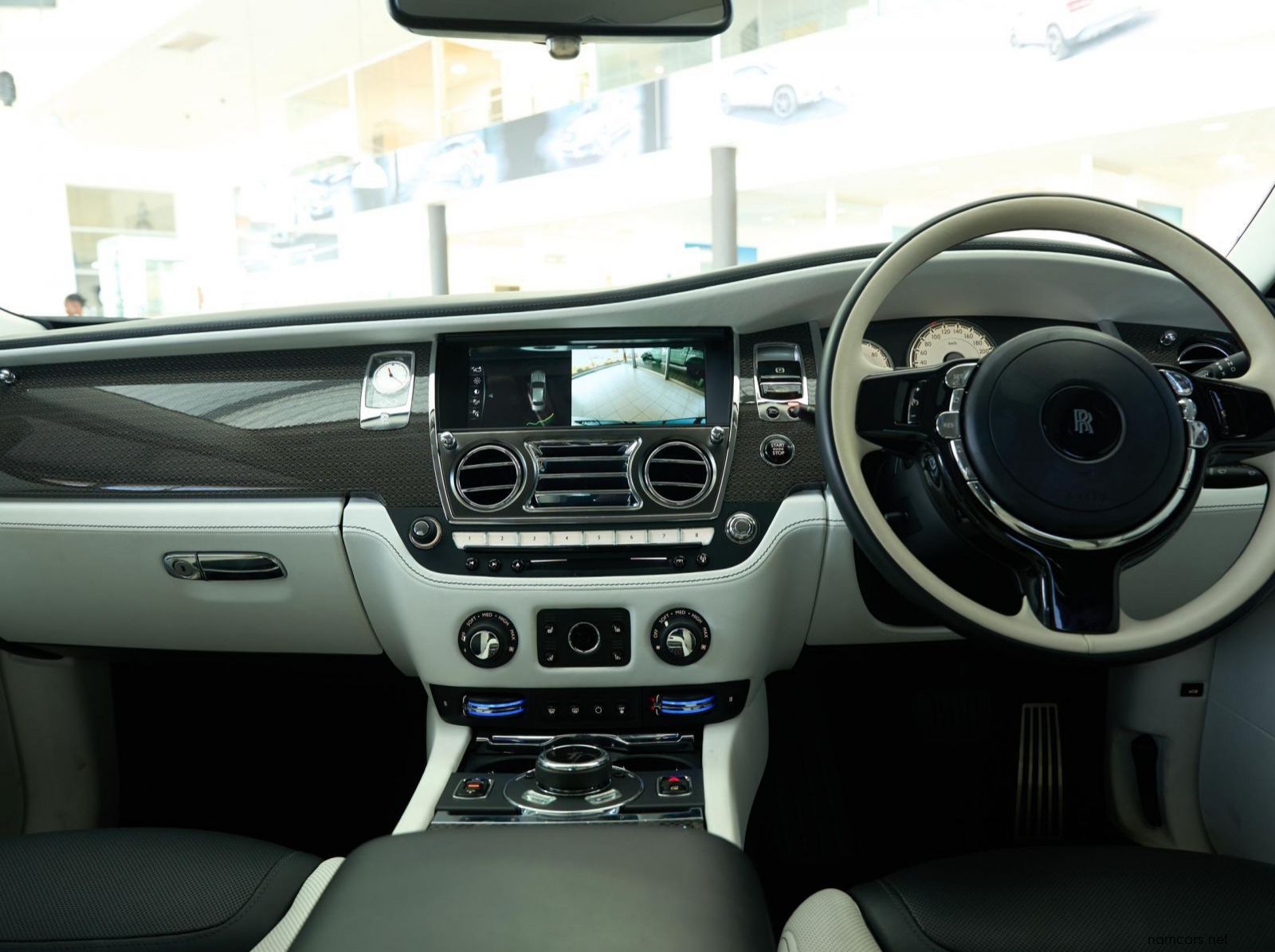 2020 Rolls-Royce Ghost Black Badge pictures