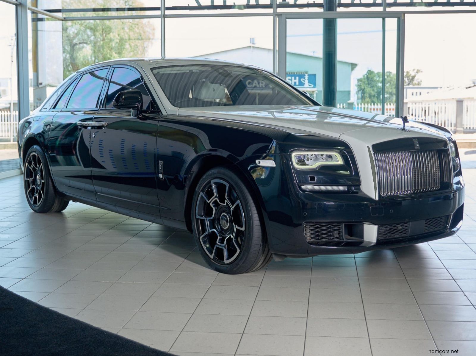 2020 Rolls-Royce Ghost Black Badge pictures